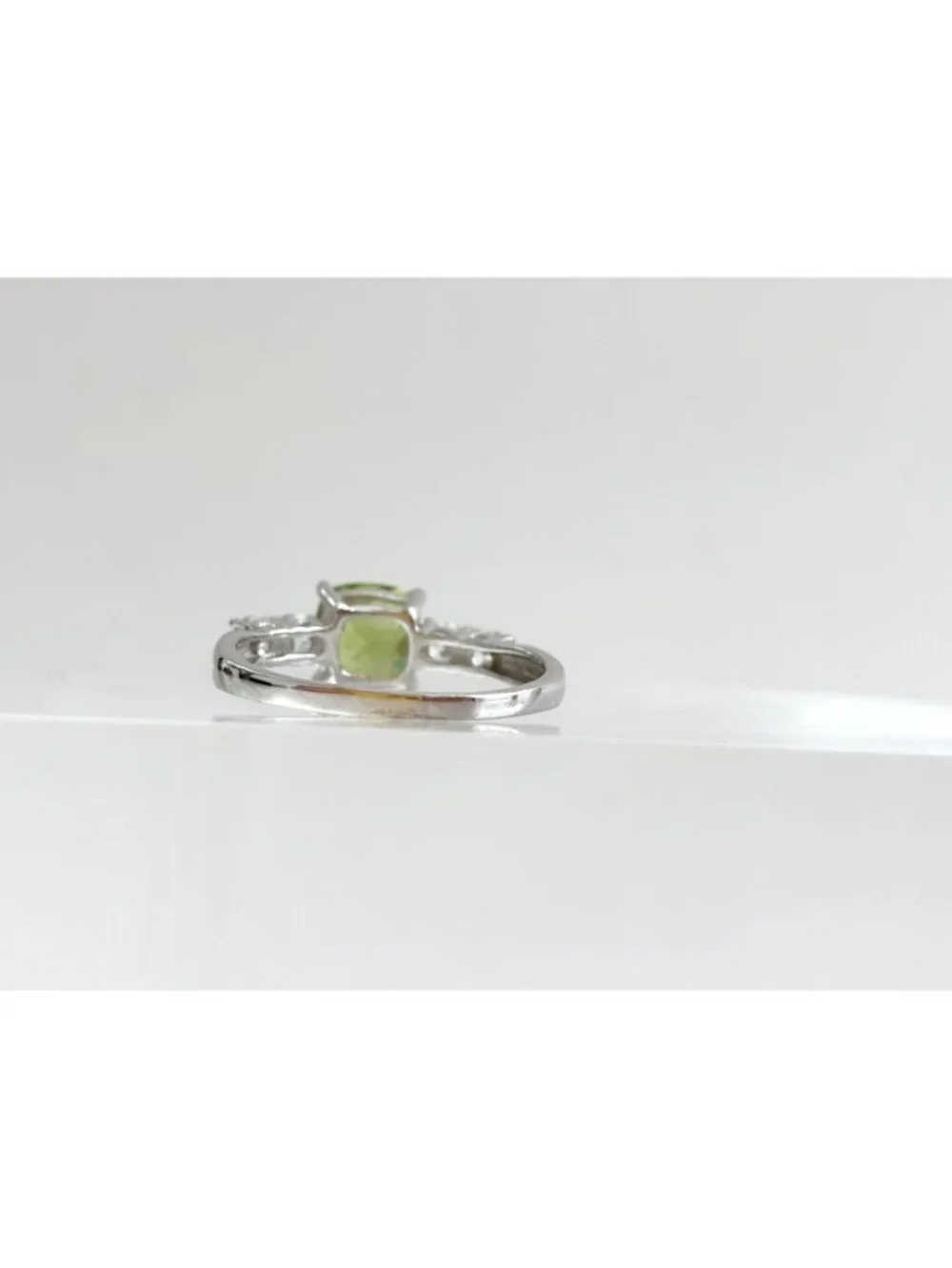 Peridot Cushion Cut Gemstone CZ Lined Sterling Silver 925 Vintage Ring - sz 11